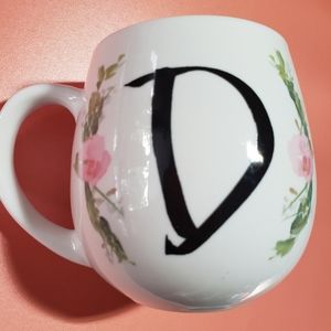 Prima Design coffee mug capital “D” with roses